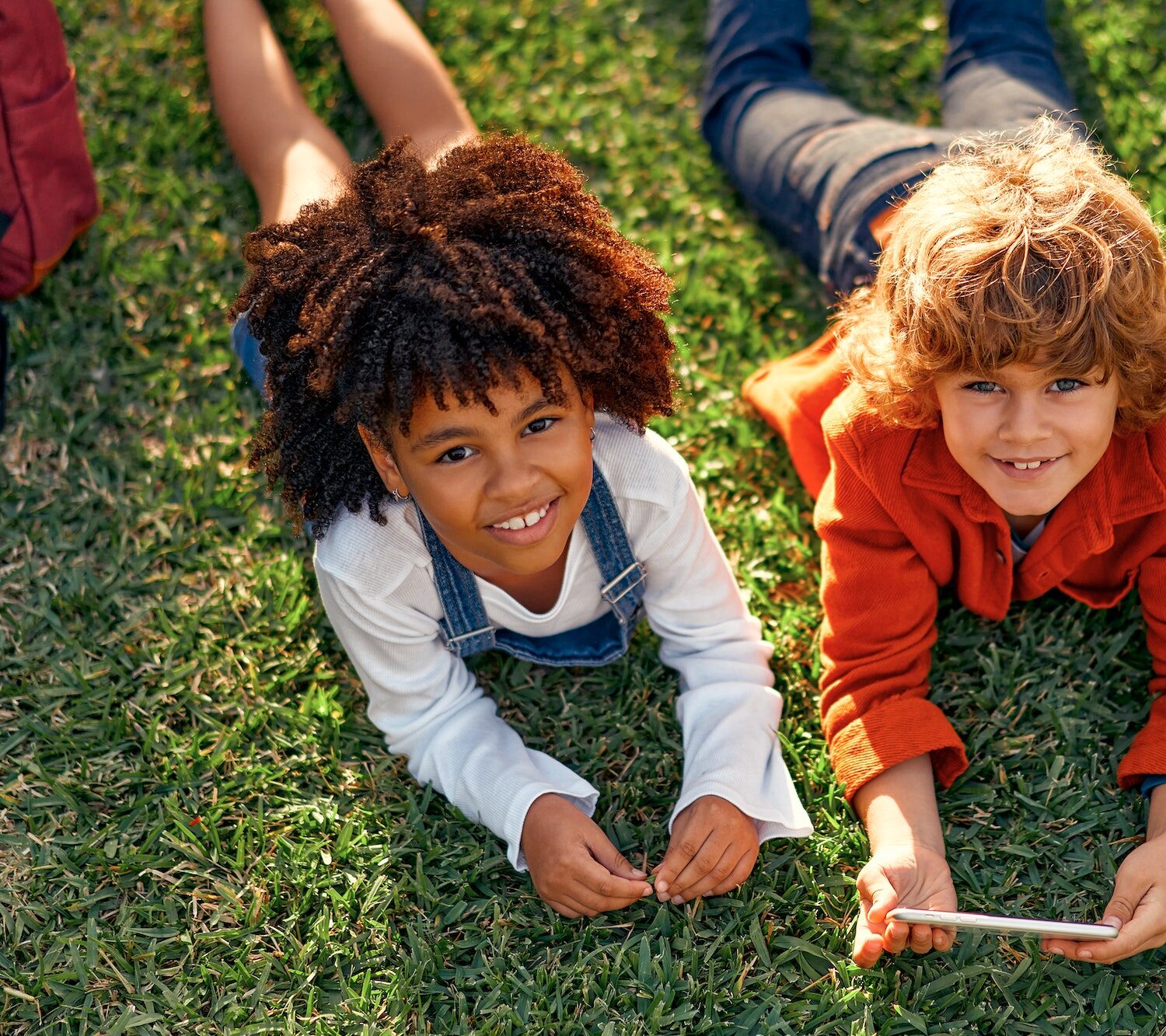 School children on the street, contact casa